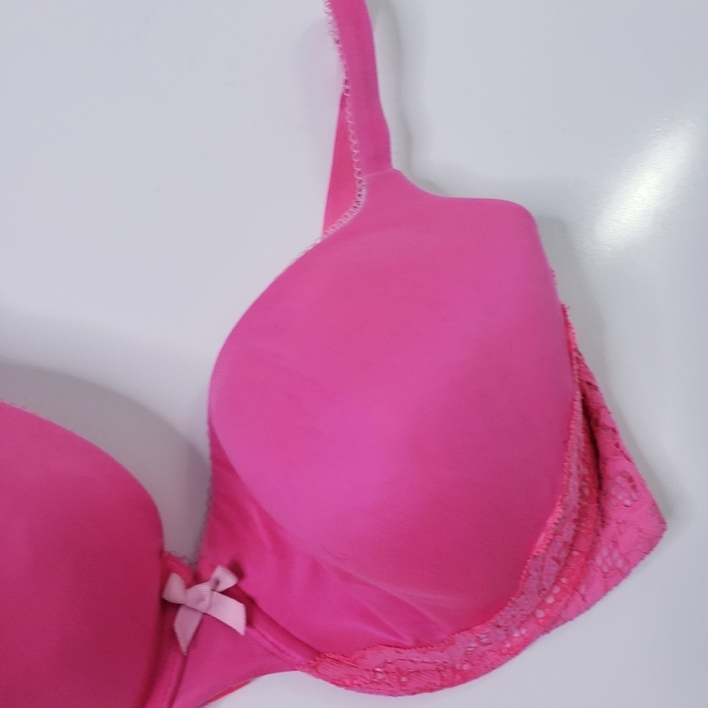 Victoria's Secret Body By Victoria Lace Lined Bra - Picture 3 of 8
